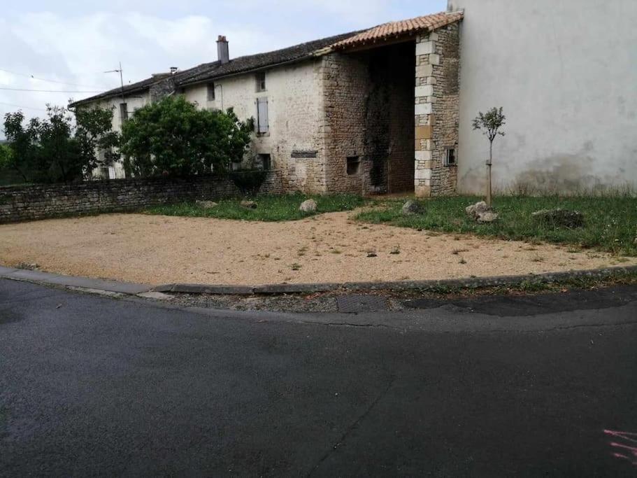 Gite Bin Benaise Draps Et Serviettes Compris Pamproux Exterior foto